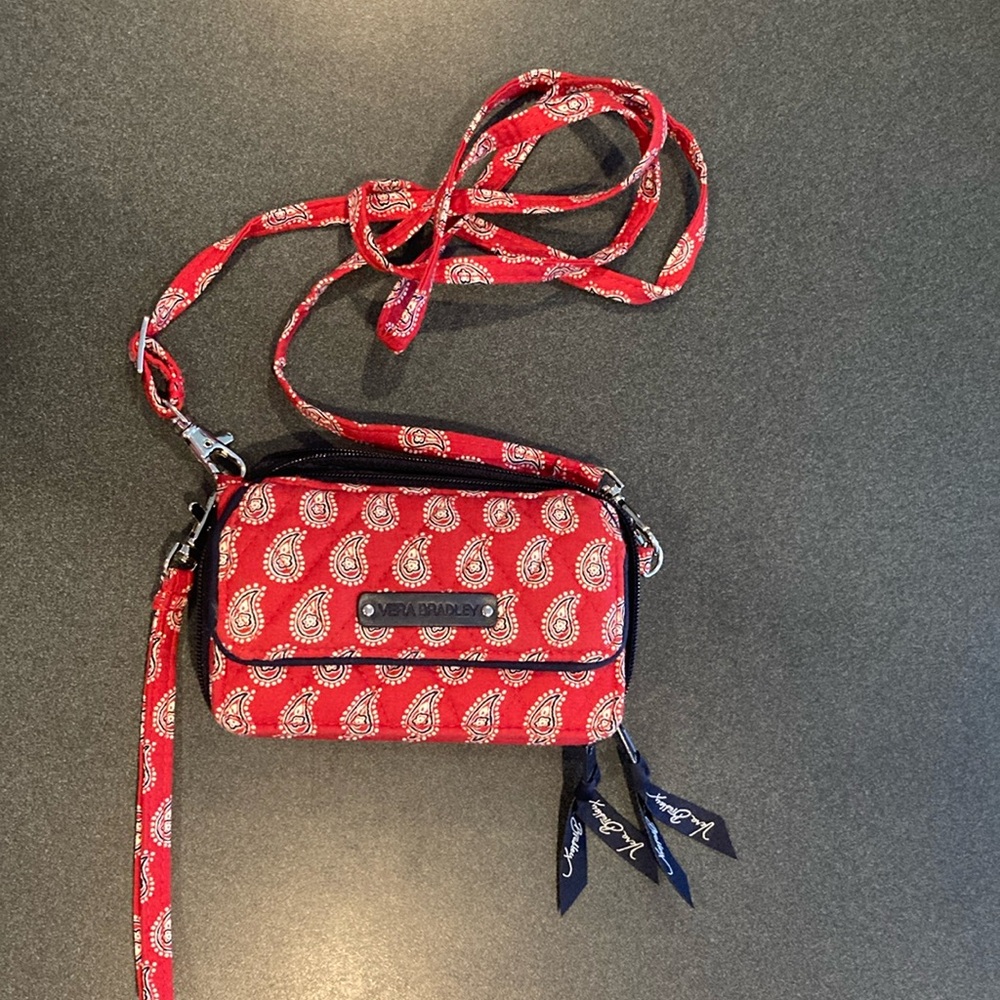 Vera Bradley mini crossbody in good condition.